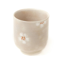 Japanese tea cup / white flowers