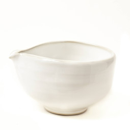 Matcha Bowl with Spout / White